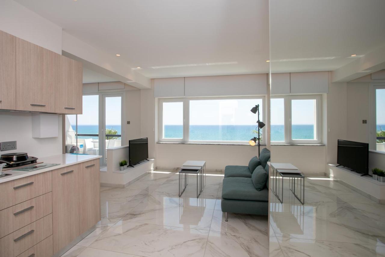 Les Palmiers Sunorama Beach Apartments ลาร์นาคา ภายนอก รูปภาพ