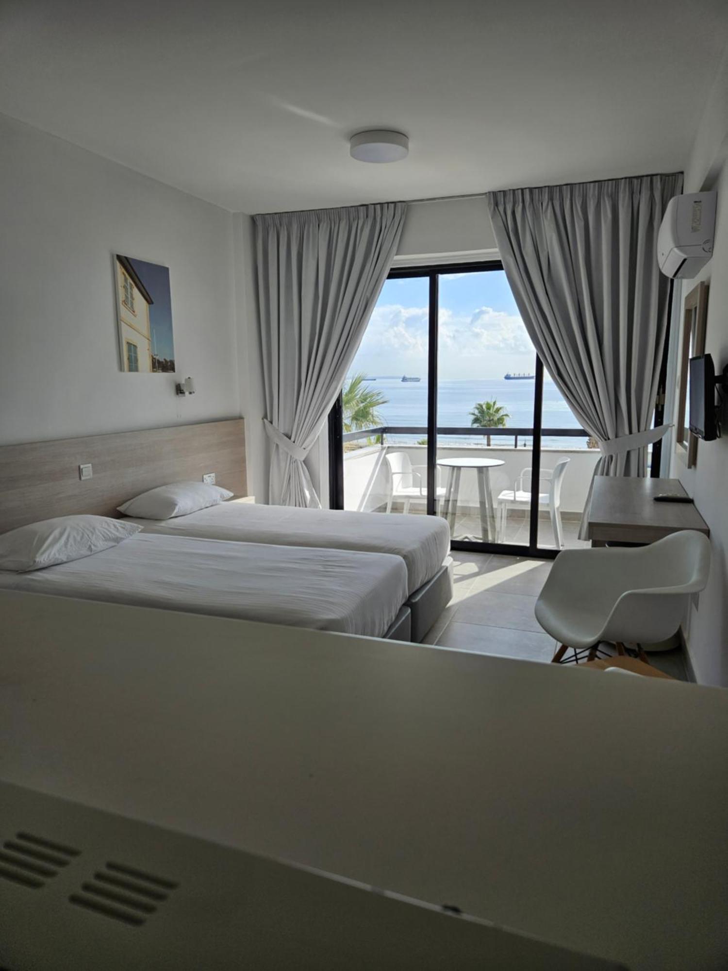 Les Palmiers Sunorama Beach Apartments ลาร์นาคา ภายนอก รูปภาพ